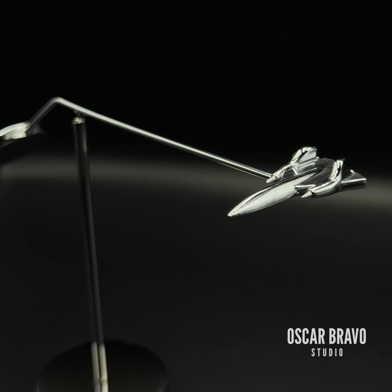 SR-71 Blackbird Balance Model: Chrome Aviation Sculpture OSCAR BRAVO STUDIO