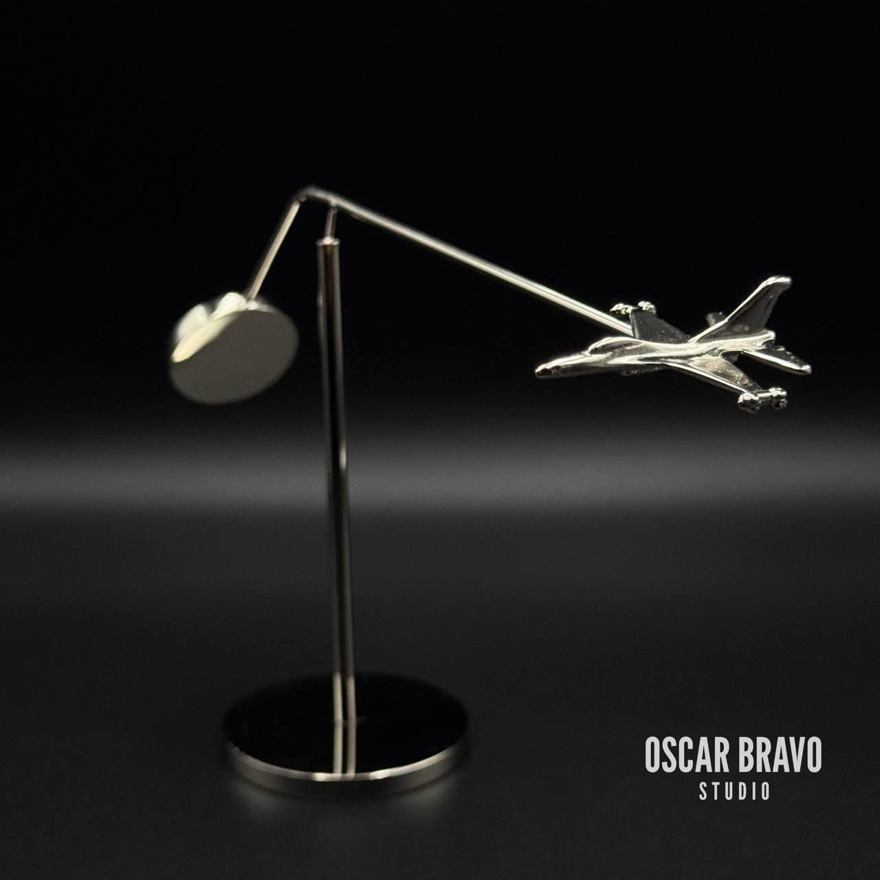 F-16 Falcon Desktop Model – F16 Jet Decor for Pilot Gifts & Displays OSCAR BRAVO STUDIO