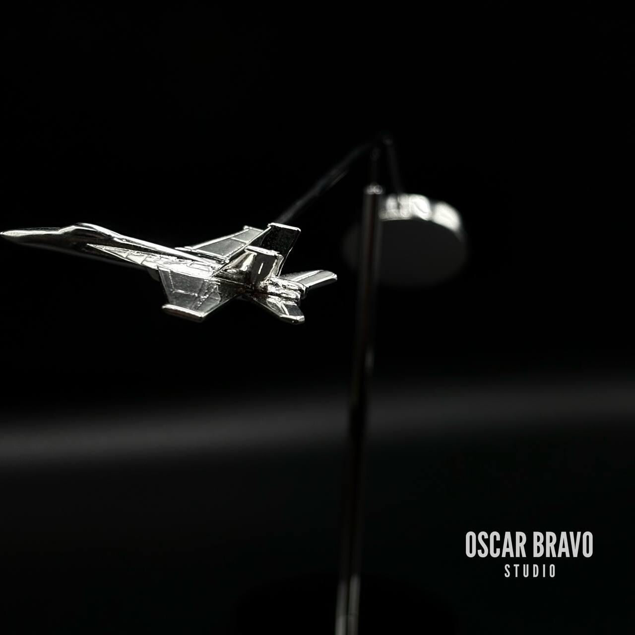 F18 Hornet Balance Model | Floating Fighter Jet Desk Art for Pilots, Veterans, and Aviation Fans OSCAR BRAVO STUDIO