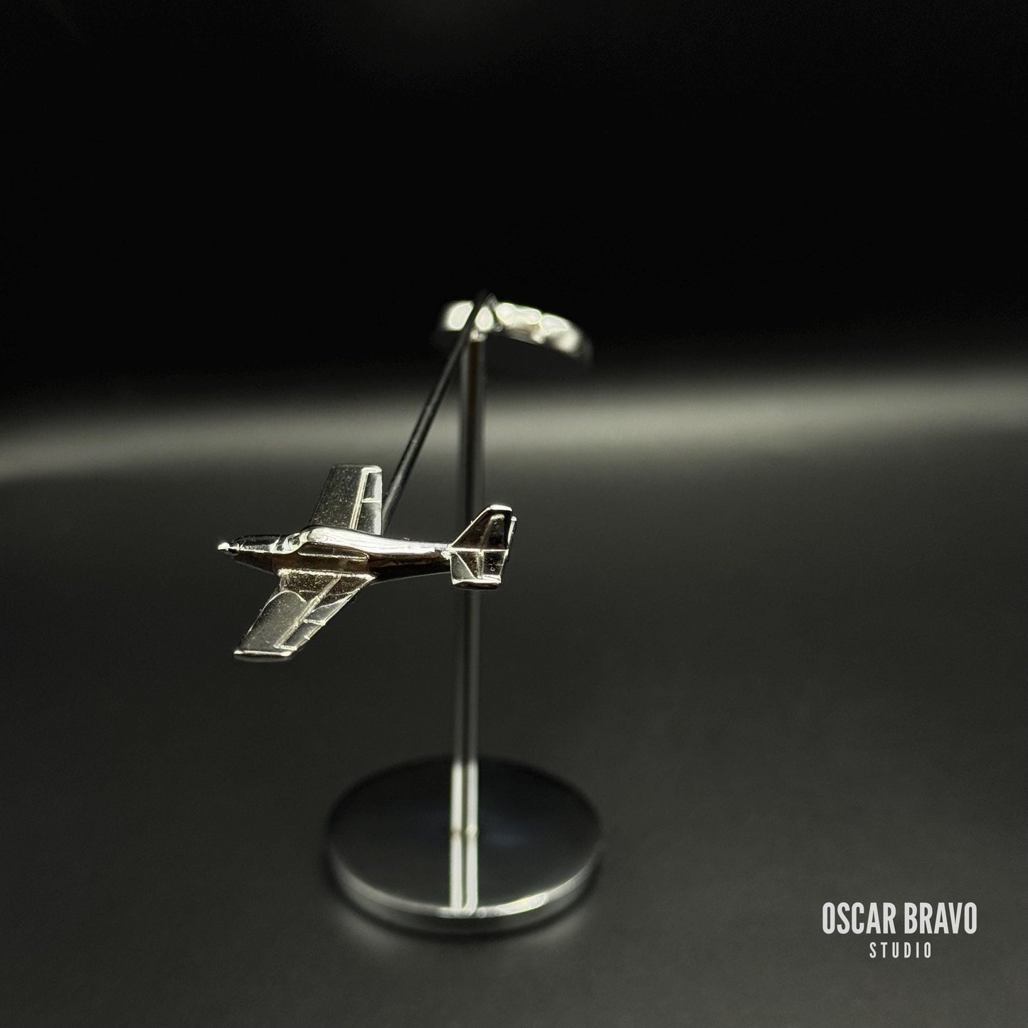 PA-28 Piper Kinetic Balance Model | Chrome Aircraft Sculpture, Pilot Gift OSCAR BRAVO STUDIO