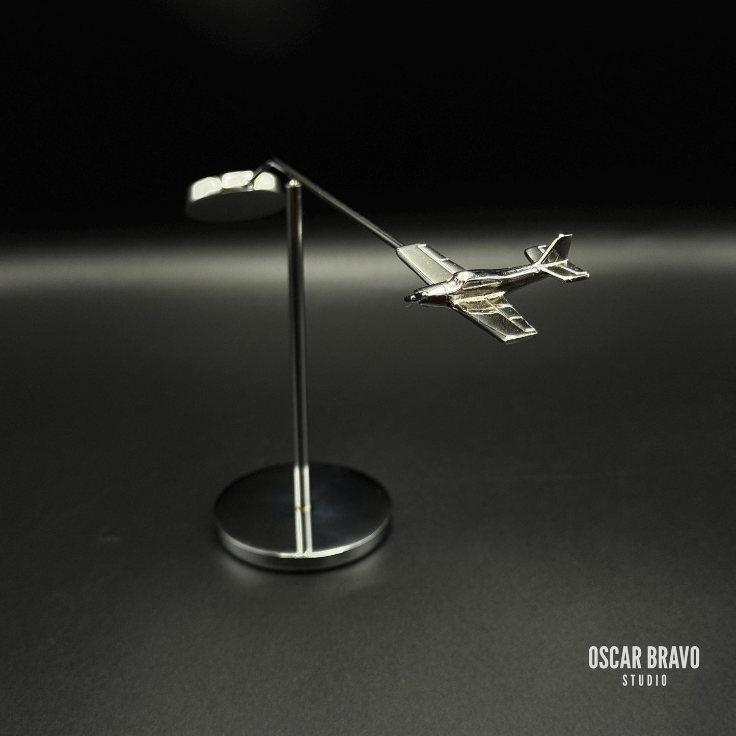 PA-28 Piper Kinetic Balance Model | Chrome Aircraft Sculpture, Pilot Gift OSCAR BRAVO STUDIO