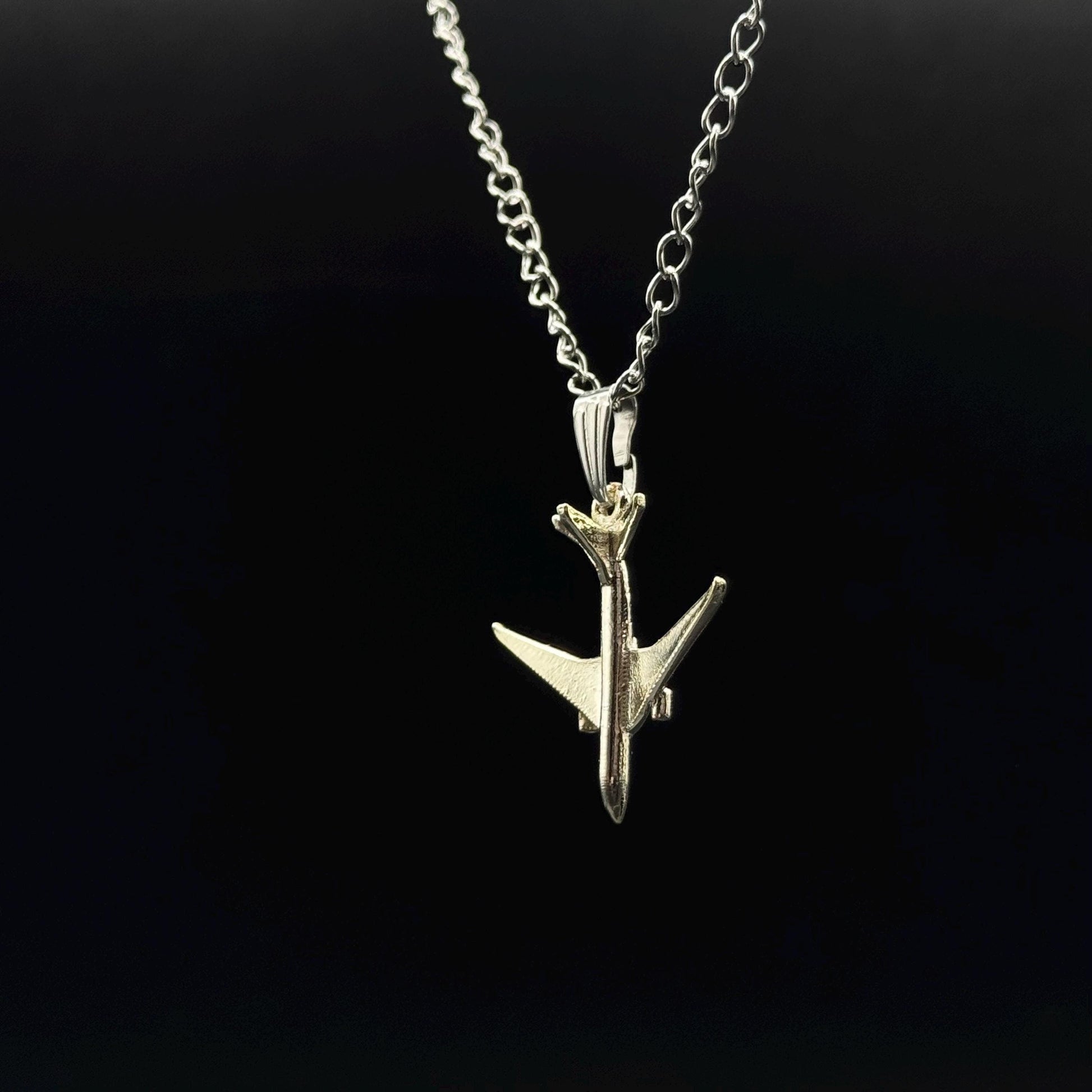 Airplane Pendant Necklace – Iconic Airbus & Boeing Designs for Pilots, Crew, and Aviation Lovers (A320, 737), 777, A380, 747) Mağazam