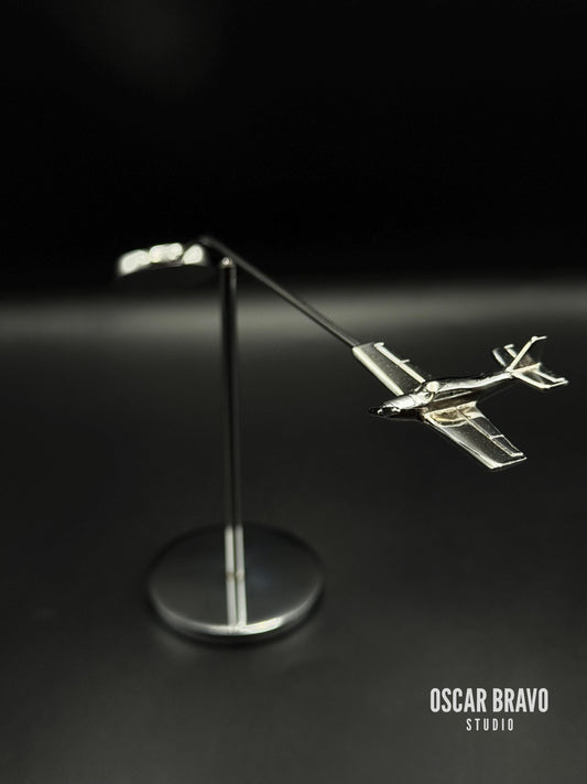 PA-28 Piper Kinetic Balance Model | Chrome Aircraft Sculpture, Pilot Gift OSCAR BRAVO STUDIO
