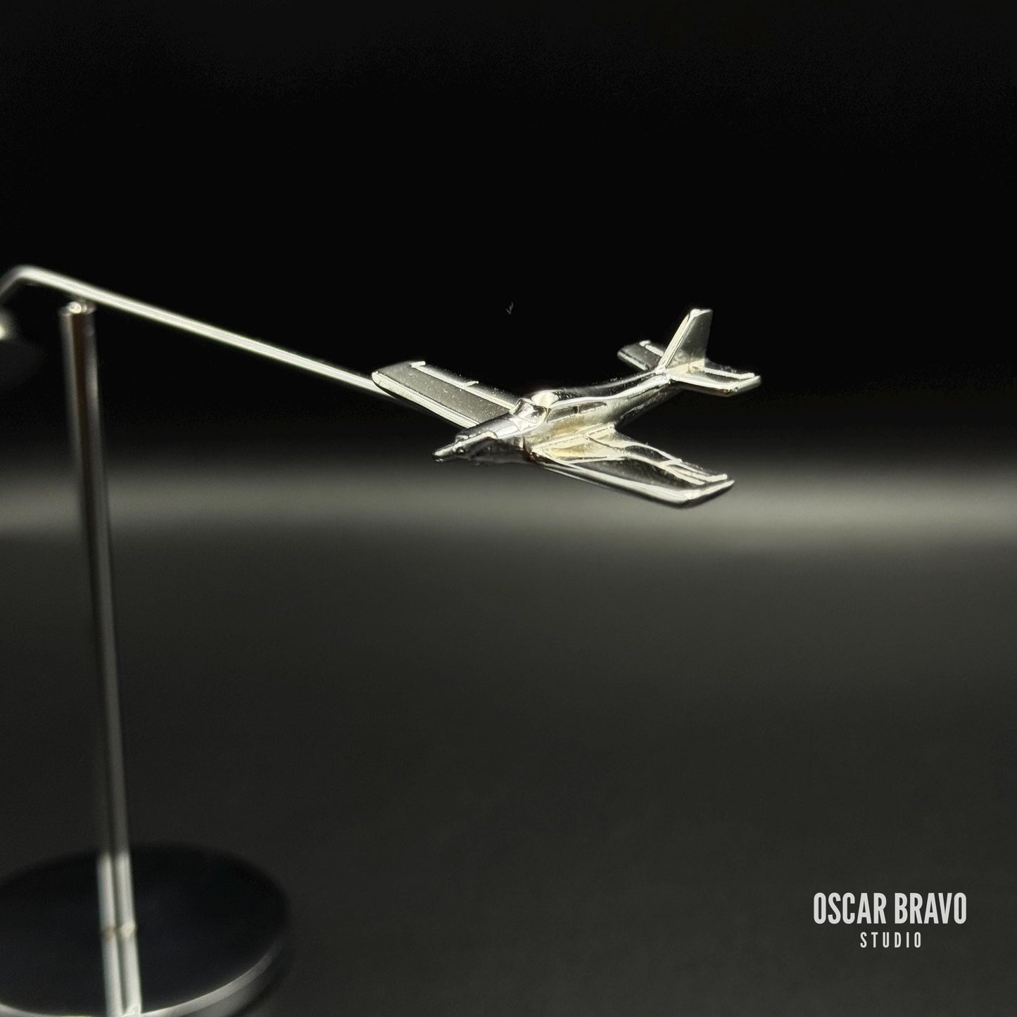 PA-28 Piper Kinetic Balance Model | Chrome Aircraft Sculpture, Pilot Gift OSCAR BRAVO STUDIO